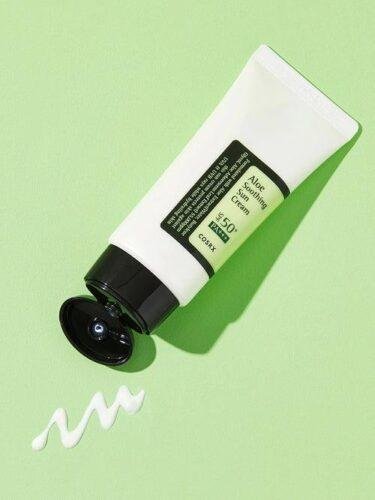 Cosrx Aloe Soothing Sun Cream SPF50+and its texture