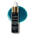 Sunday Riley Luna Retinol Sleeping Night Oil 5ml with texture
