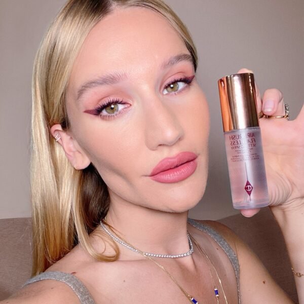 Charlotte Tilbury Airbrush Flawless Setting Spray in pakistan