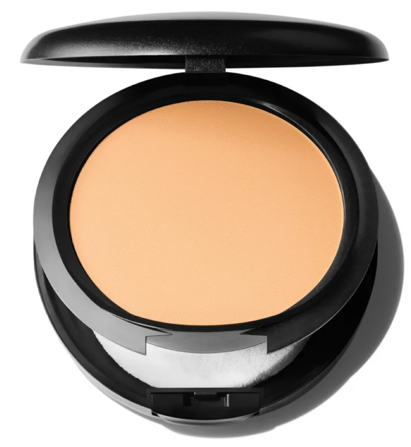 MAC Studio Fix Powder Plus Foundation Nc 30 in pakistan