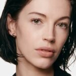 Chanel - Les Beiges Water-Fresh Tint - LIGHT - Image 2