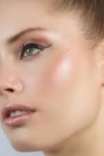Stila Heaven's Hue Highlighter Shade Kitten - Image 2
