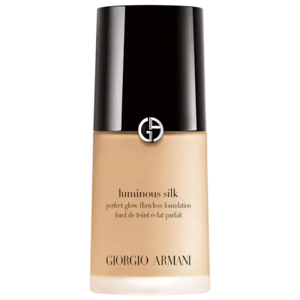 Giorgio Armani Luminous Silk Foundation 30 ml bottle displayed on Glamit PK for a flawless, glowing makeup finish.